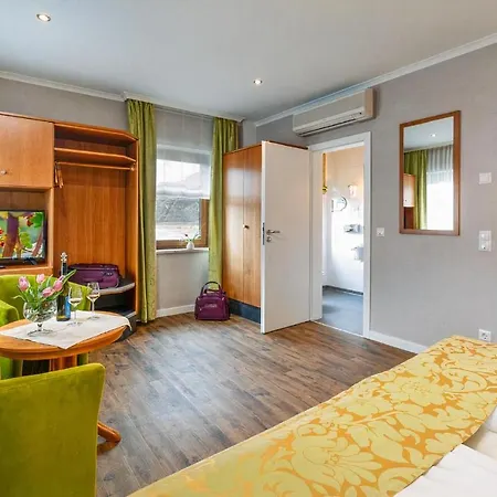Weinhotel Landsknecht מלון 3*