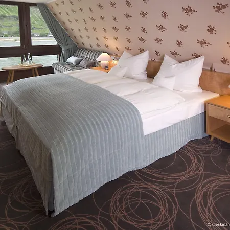מלון Weinhotel Landsknecht סנט גואר