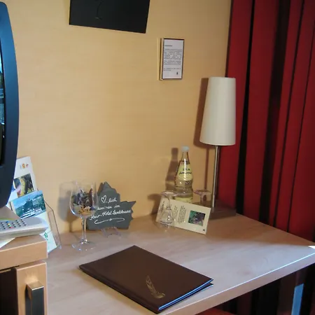 מלון Weinhotel Landsknecht 3*