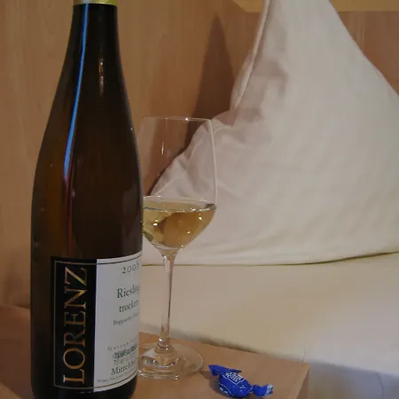 מלון Weinhotel Landsknecht 3*